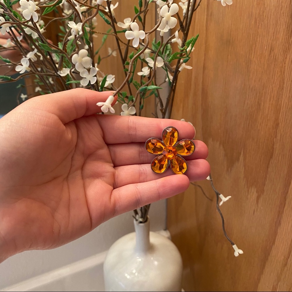 ‼️Orange Gemstone Flower Brooch‼️